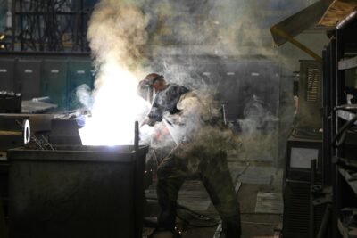 Segurança no trabalho: medidas essenciais na indústria
