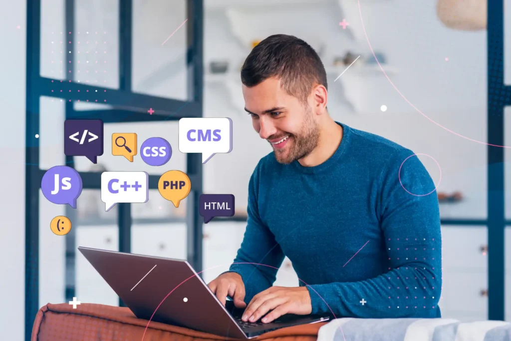 Homem sorrindo enquanto trabalha no laptop, cercado por ícones de programação e desenvolvimento web, representando o arquivo robots.txt.