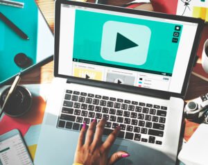 Aprenda as melhores práticas de SEO para vídeos e descubra como otimizar conteúdos audiovisuais para aumentar o tráfego orgânico.